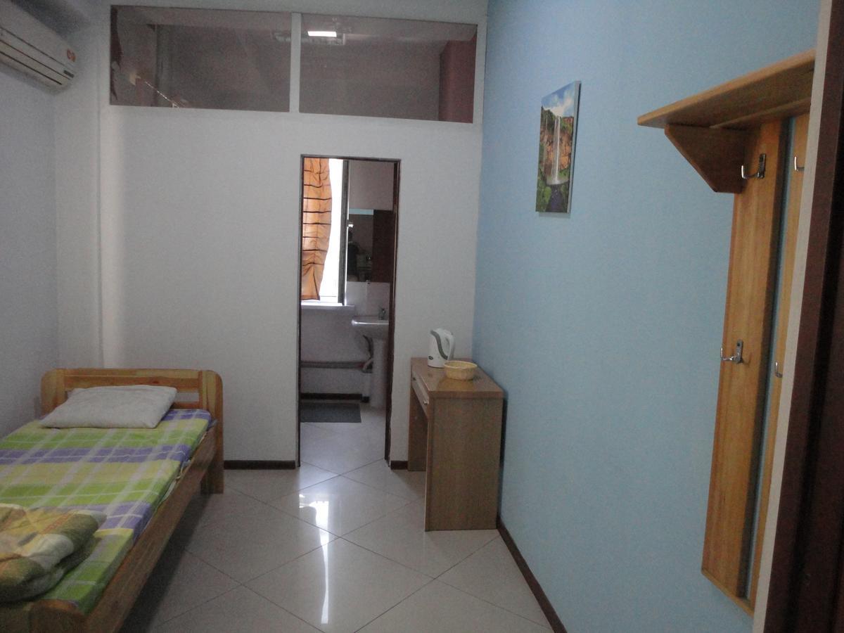 Amigo Hostel Алма Ата Екстериор снимка